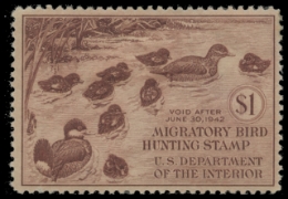 Scan of RW8 1941 Duck Stamp. MLH